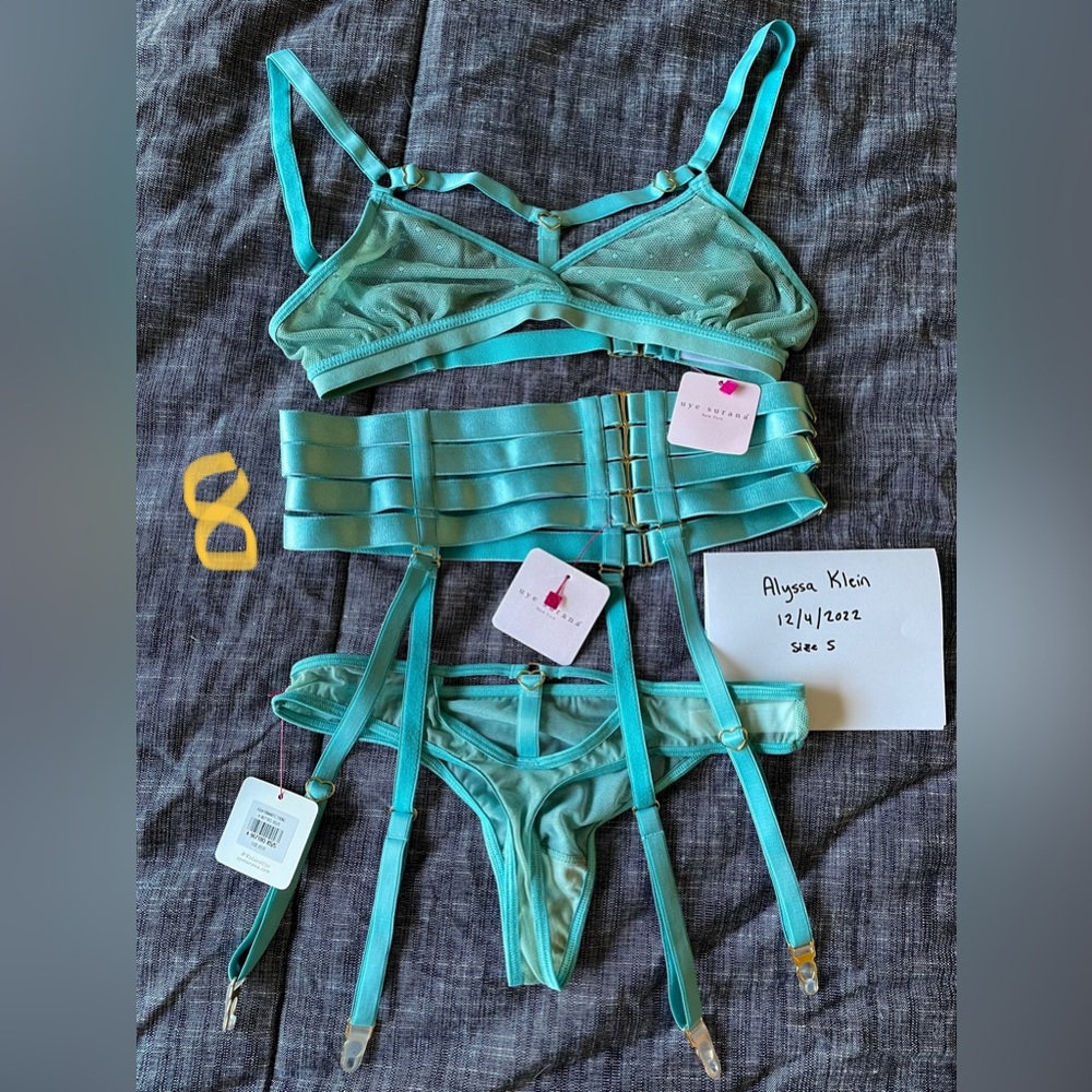 Uye Surana Hearts of Venus Set